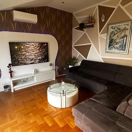 Elite 2 Apartment *
